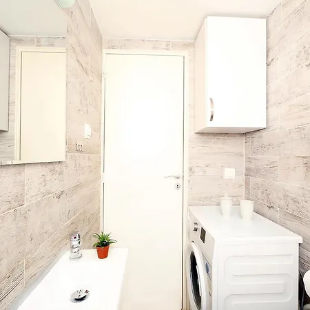 Katie's Blue House * ヴォロス