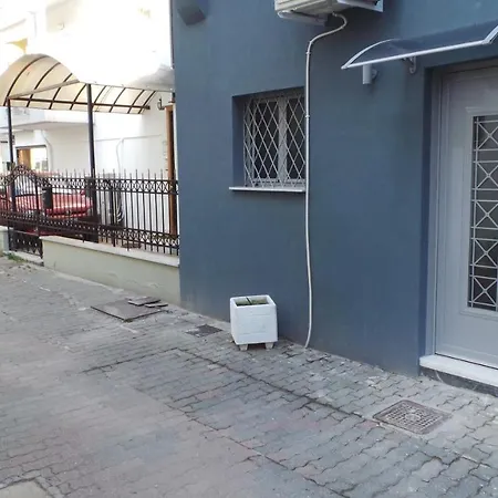 Katie's Blue House Apartment Volos