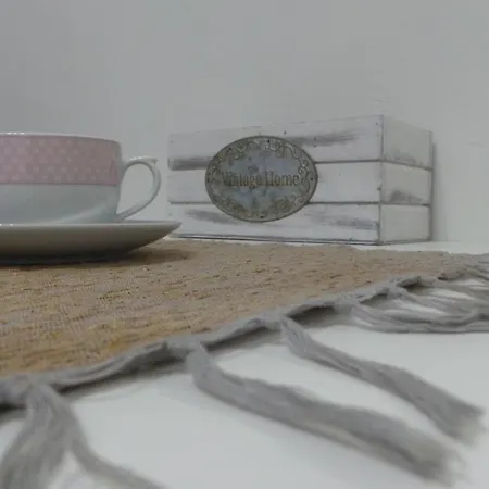 Katie's Blue House فولوس