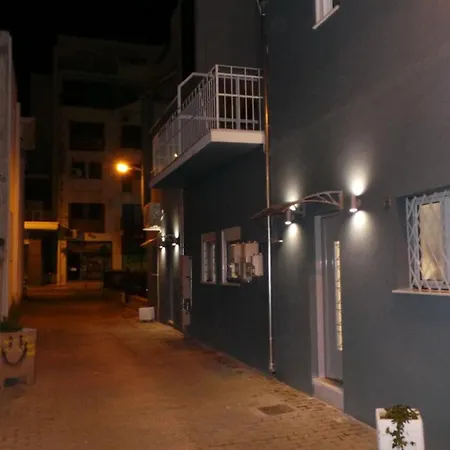 Katie's Blue House Apartment Volos