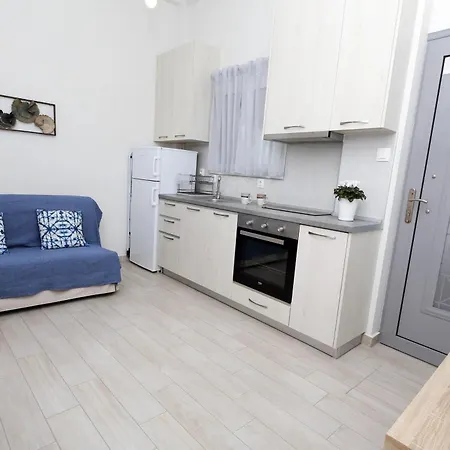 Katie's Blue House Apartment