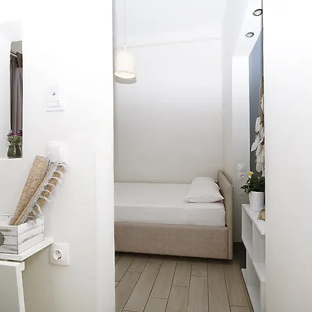 Katie's Blue House Apartment