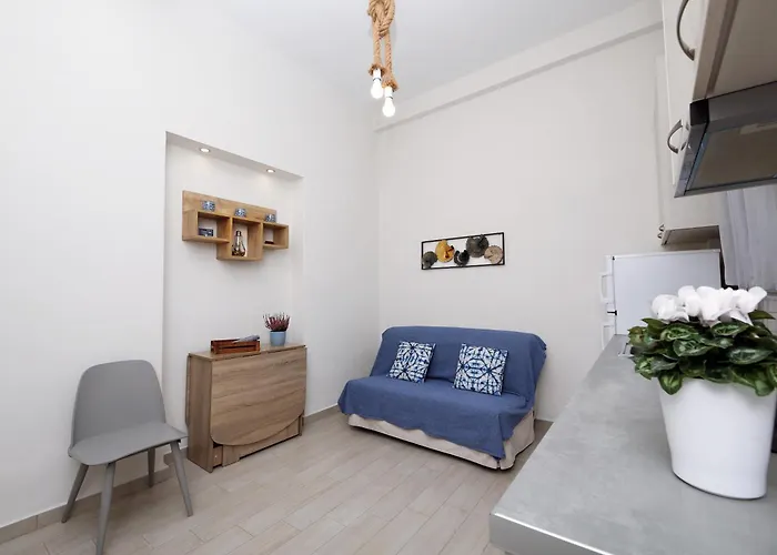 Katie's Blue House Apartment *