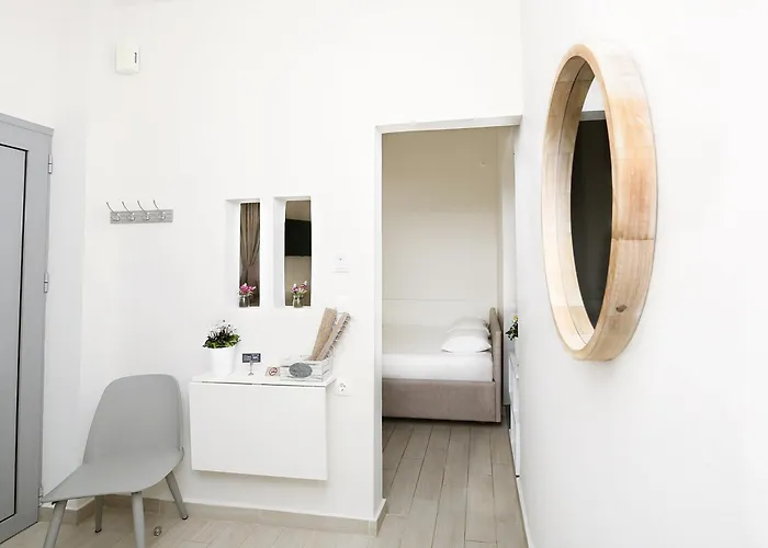 Katie's Blue House Apartment